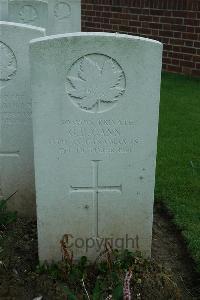 Canada Cemetery Tilloy Les Cambrai - Cann, G B